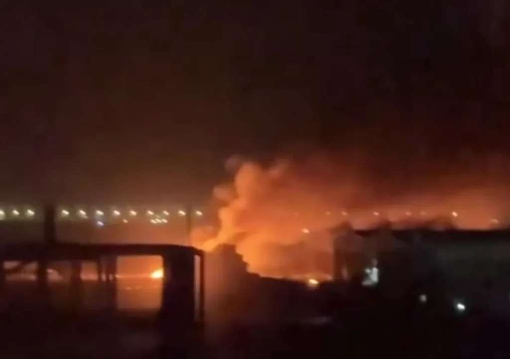 إعلام العمالقة: الصوت الذي دوى في عدن ناتج عن انفجار مخزن ذخيرة بالممدارة والوضع تحت السيطرة